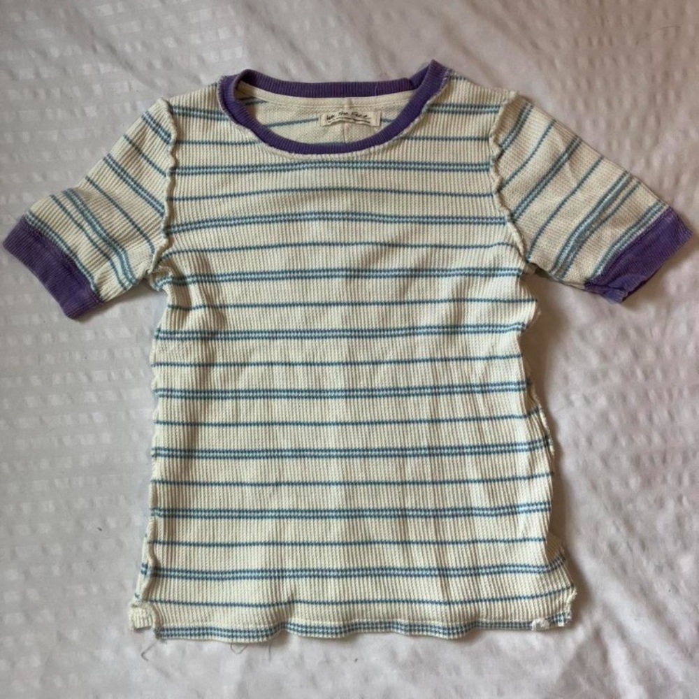 Free People We The Free Baby
Ringer Tee Ivory & Blue Striped Shirt
Size: S